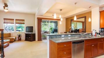 Townhome, Multiple Beds (Mauna Lani Fairways #403) | Private kitchen
