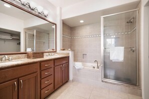 Condo, Multiple Beds (Beach Villas M3 at the Waikoloa Beach) | Bathroom - Beach Villas M3 at the Waikoloa Beach Resort (Waikoloa)