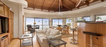 Kona Wa'a Paradise Getaway