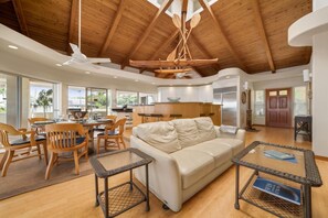 Hus - flere senge - terrasse - havudsigt (Kona Wa'a Paradise Getaway) | Interiør