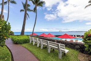 Pool - Sea Village #2304 Ocean Front Complex (Kailua-Kona)
