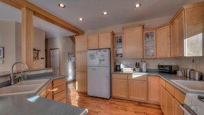 Casa, letti multipli (Coyote Crest) | Cucina privata
