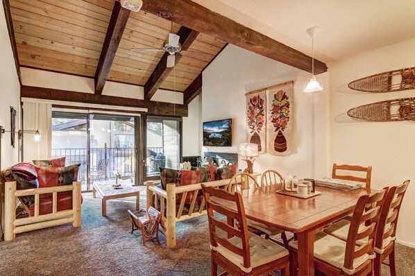 Condo, 2 Bedrooms, Mountain View (Alpine Meadows Peak) | Interior