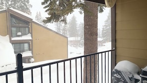 Condo, 2 Bedrooms, Mountain View (Alpine Meadows Peak) | Property grounds