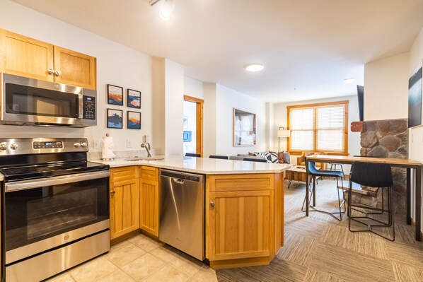 Fridge, microwave, oven, stovetop - River Run Condo w/ Courtyard View, Short Walk to Keystone Base Area & Gondola (Keystone)