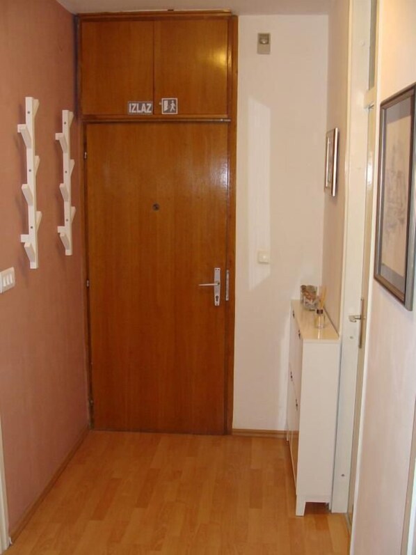 2 quartos, ferros/tábuas de passar roupa, Wi-Fi de cortesia