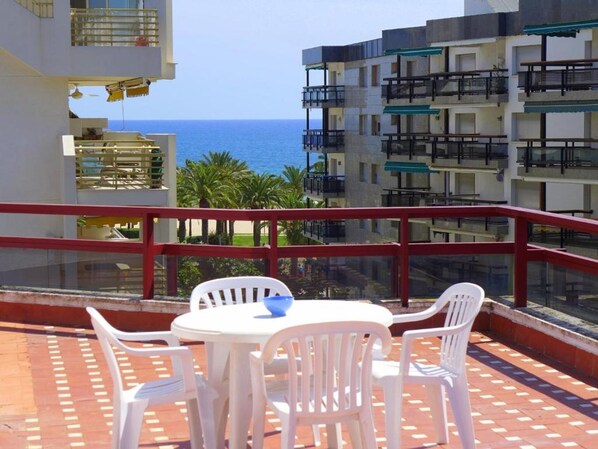 Outdoor dining - Rentalmar Atlantida (Salou)