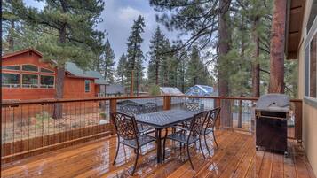 House, Multiple Beds, Balcony, Mountain View (Silver Pines) | Balcony