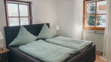 4 Schlafzimmer, Reisekinderbett, kostenloses WLAN, Bettwäsche