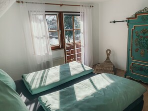 4 bedrooms, travel cot, free WiFi, bed sheets