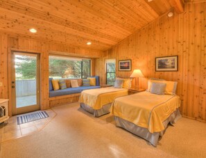 House, Multiple Beds, Hot Tub, Partial Sea View | 3 bedrooms, free WiFi, bed sheets - Cypress Meadows (Sea Ranch)