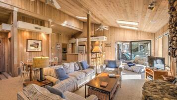 House, Multiple Beds, Hot Tub, Partial Sea View | Living room | 40-inch flat-screen TV with cable channels, TV, fireplace