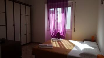 1 camera, ferro/asse da stiro, Wi-Fi, lenzuola