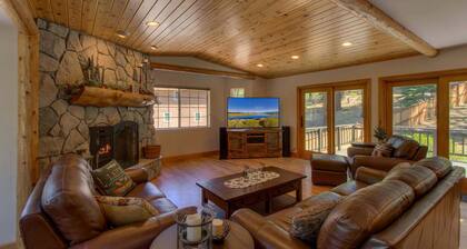 Prima Del Norte - Hot Tub, Pool Table, Arcade Game!