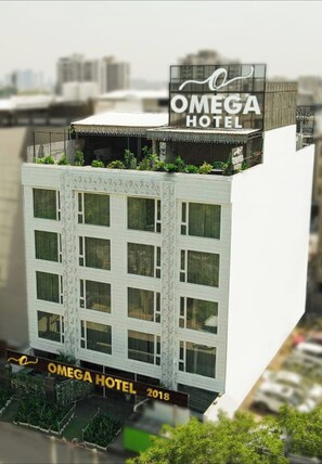 Front of property - Hotel OMEGA (Gurugram)