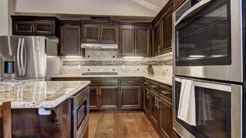 Townhome, Multiple Beds, Balcony, Mountain View (Tahoe Woods Heavenly) | Private kitchen | Fridge, microwave, oven, stovetop