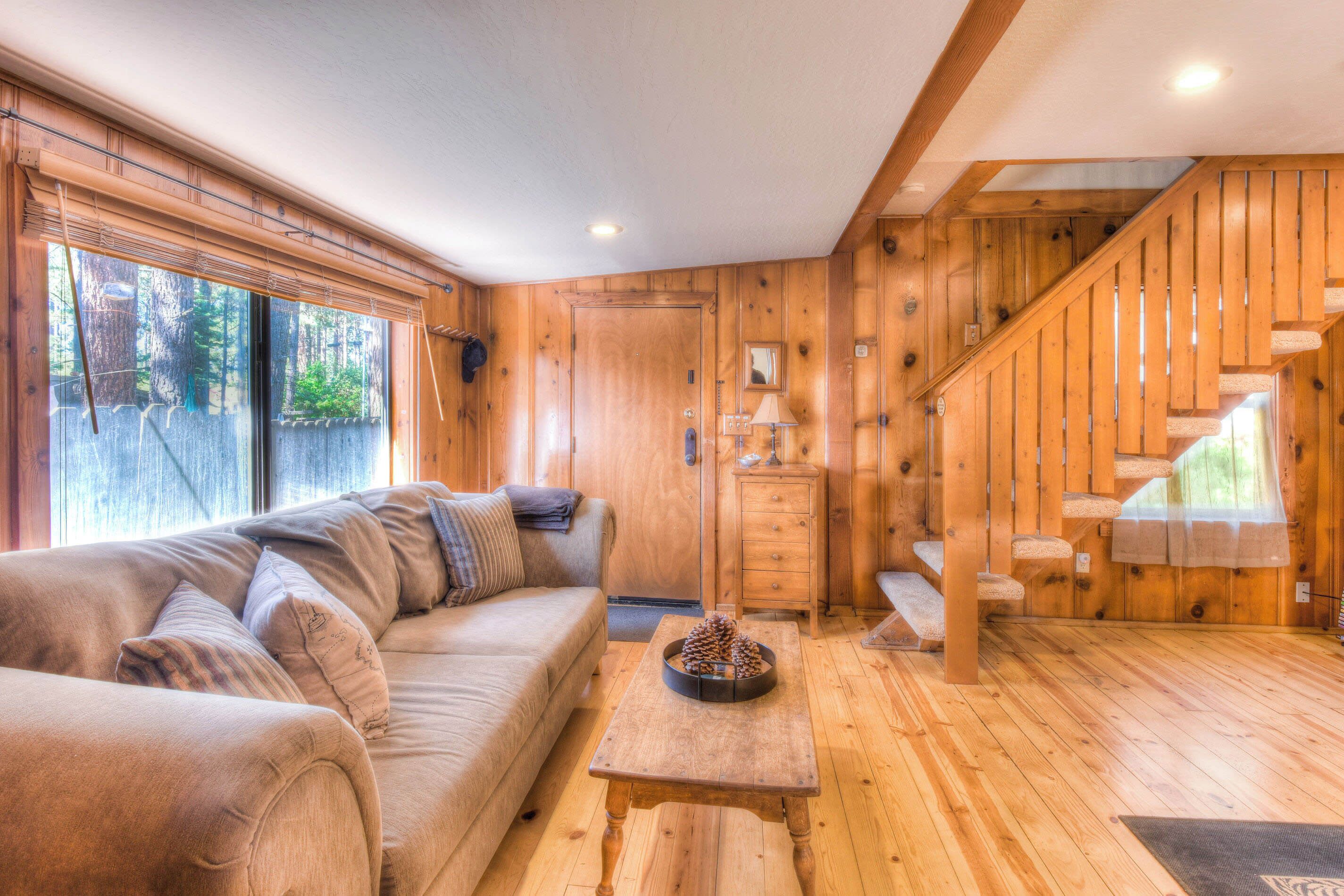 House, Multiple Beds, Patio, Mountain View (Moonlight Cove) | Living area | 32-inch flat-screen TV with digital channels, fireplace