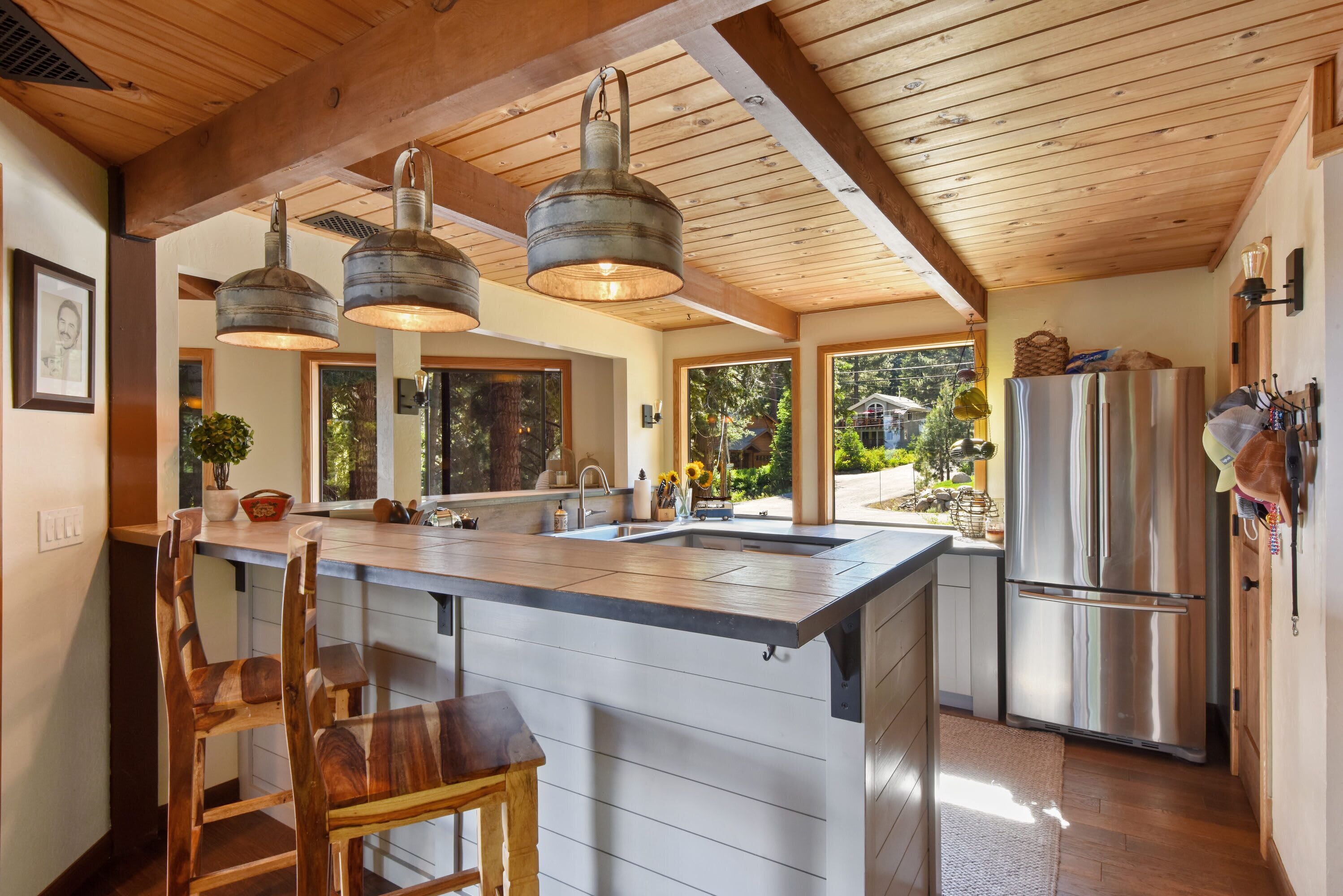 House, Multiple Beds, Hot Tub, Mountain View (Snowshoe Cabin) | Private kitchen | Fridge, microwave, oven, stovetop