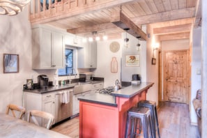 House, Multiple Beds, Patio, Mountain View (Rustic Tahoe Charm) | Private kitchen | Fridge, microwave, oven, stovetop