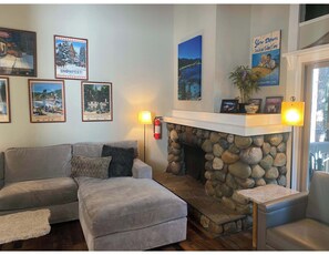 Townhome, Multiple Beds, Balcony | Living area