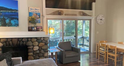 Lake Forest Villa Patio w/ BBQ