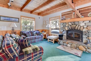 Televisión de pantalla plana, chimenea