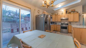 House, Multiple Beds, Patio, Mountain View (Elk Forest Escape) | Private kitchen | Full-sized fridge, microwave, oven, stovetop