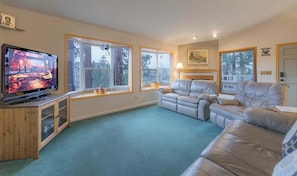 House, Multiple Beds, Patio, Mountain View (Elk Forest Escape) | Living area | 42-inch flat-screen TV with digital channels, fireplace