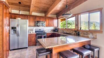House, Multiple Beds, Patio, Mountain View (Chamberland Getaway) | Private kitchen | Fridge, microwave, oven, stovetop