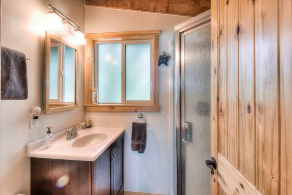 Bathroom - Chamberland Getaway Lake Views w/ Deck! (Homewood)