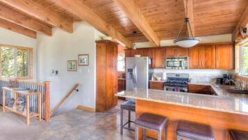 House, Multiple Beds, Patio, Mountain View (Chamberland Getaway) | Private kitchen | Fridge, microwave, oven, stovetop