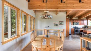 House, Multiple Beds, Patio, Mountain View (Chamberland Getaway) | Dining