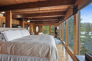Studio Suite, 1 Tempat Tidur King (Stargazer) | Didekorasi berbeda-beda dan dilengkapi dengan perabotan berbeda-beda
