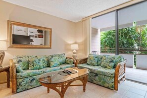 Condo, várias camas (White Sands Village #135) | Sala de estar