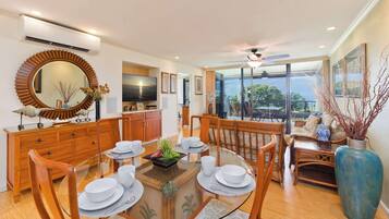 Condo, Multiple Beds, Balcony, Ocean View (Country Club Villas #208) | Dining