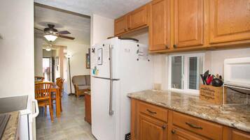 Townhome, Multiple Beds (Surf & Racquet Club #24) | Private kitchen | Fridge, microwave, oven, stovetop