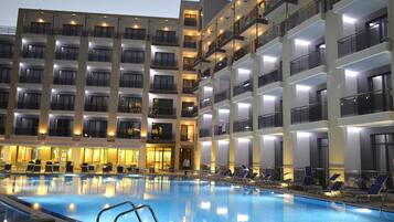 Indoor pool, outdoor pool