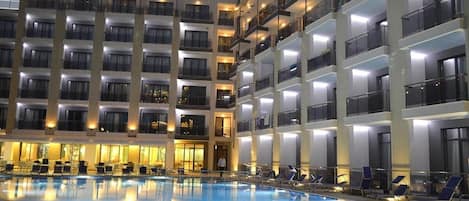 Indoor pool, outdoor pool