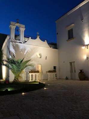 Exterior - Rural mansion from the 1700s with swimming pool, hot tub and solarium. (Nardò)