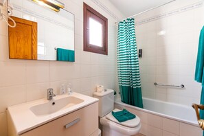 Bathroom - Castillo Club Lake (Antigua)