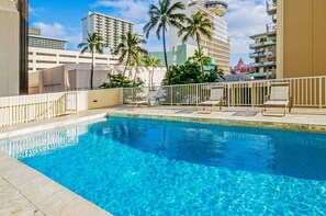 Pool - Marine Surf Waikiki w/ Beach Gear & Parking! (Honolulu)