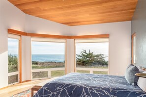 House, Multiple Beds, Hot Tub, Ocean View | 3 bedrooms, WiFi (free), bed sheets - Pelican's Landing (Sea Ranch)