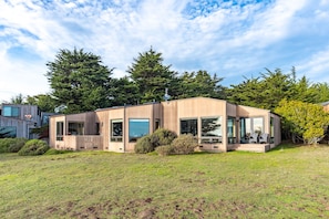 Exterior - Pelican's Landing (Sea Ranch)