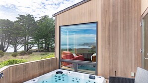 Property grounds - Pelican's Landing (Sea Ranch)