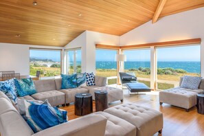 House, Multiple Beds, Hot Tub, Ocean View | Living area | 40-inch TV with cable channels, fireplace - Pelican's Landing (Sea Ranch)