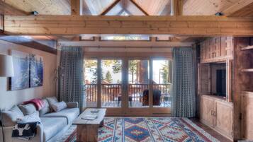 Townhome, Multiple Beds, Patio, Mountain View (Crystal Shores Villa) | Living area | 42-inch flat-screen TV with digital channels