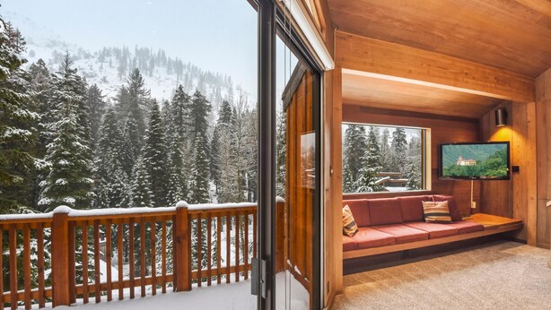 Balcony - Alpine Oasis Cert # 14947 (Olympic Valley)