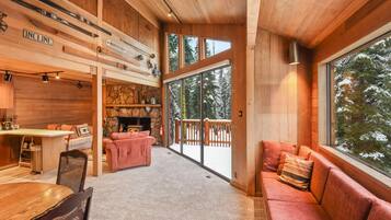 House, Multiple Beds (Alpine Oasis Cert # 14947) | Living room | TV, fireplace