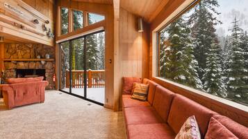 House, Multiple Beds (Alpine Oasis Cert # 14947) | Living room | TV, fireplace