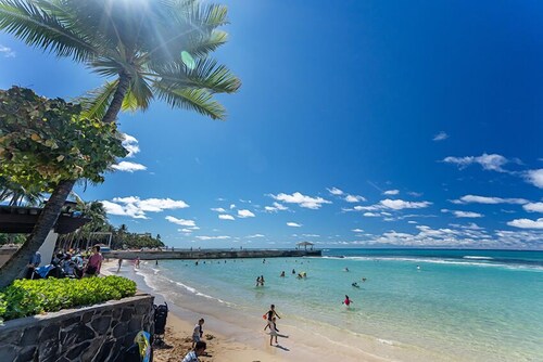 Ocean-Diamond Head Waikiki Condo at Island Colony Short Walk to the Beach